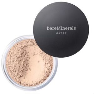 bareMinerals - Fairly Medium 05 - NWT - MATTE
